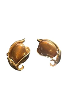 Vintage Signed CROWN TRIFARI Gold Brown Swirl Cabochon Goldtone Clip on Earrings - Picture 1 of 3