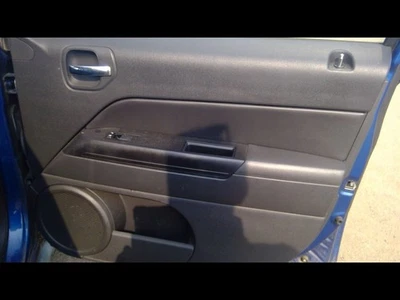 Panel de moldura de puerta delantera Patriot 2010 609260 Foto 1 de 4