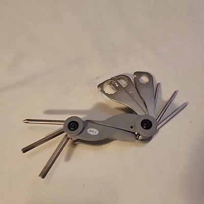 MULTIHERRAMIENTA PARA BICICLETAS BELL ROADSIDE 500 27 EN 1 Foto 1 de 4