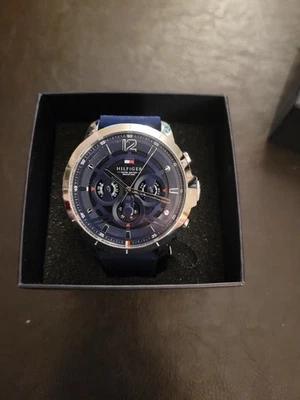 Tommy Hilfiger Men’s Watch 1710489 Quartz Blue Silicone Strap Blue Dial 50mm - Image 1 of 4