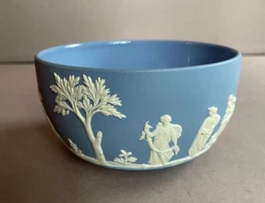 Wedgwood ~ Blue Jasperware "Sacrifice" ~ Round 5" Bowl ~ Made in England - Picture 1 of 8