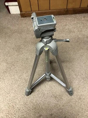 Sunpak 5800D Medium Duty Tripod with pan head and quick release plate - Image 1 of 4