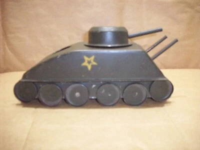 ANTIQUE NOVELTY MOUSE TRAP TOY EXPLODING TANK WW 2 PRESSED STEEL CANT MISS TRAP - Image 1 of 4