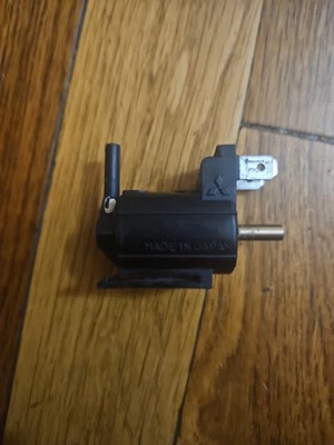 Genuine Mitsubishi Solenoid Valve K5T48681 DSM 2g Oem Eclipse Talon 4729 - Image 1 of 4