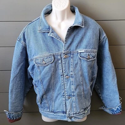 Jaqueta jeans vintage Guess Trucker etiqueta verde forrada Sherpa Canadá masculina GG excelente estado usado - Imagem 1 de 4