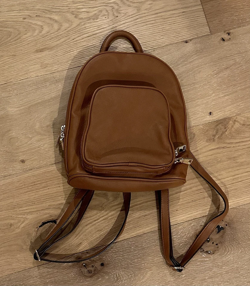 Cartera Mochila Farrah Inc Camel Marrón Imitación Cuero Foto 1 de 3