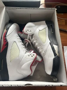Nike Air Jordan 2013 5V retro rojo fuego blanco negro talla 13 (136027-100) - Imagen 1 de 6