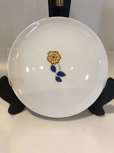 C Mann Daisy Heart 7 1/4 Inch Plate - Picture 1 of 6