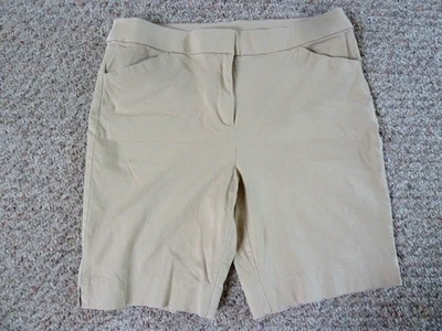 Bermudas CHICO'S Talla 2=12, Grandes Caqui Cremallera Frontal Plana 9" Foto 1 de 4