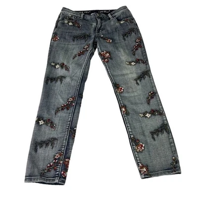 Laurie Felt Jeans Womens 4 Vintage Blue Classic Denim Embroidered Slim Leg Jean - Image 1 of 4