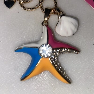 Collar Betsey Johnson Estrella de Mar de Cristal y Esmalte con Concha  Foto 1 de 4