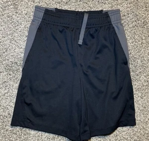 All in motion boys Shorts size 6/7 - Picture 1 of 2