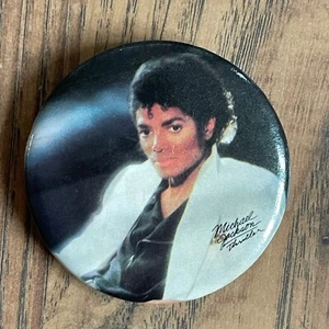 MICHAEL JACKSON Thriller 1983 Vintage Pin Button Badge Collectable Music - Picture 1 of 2