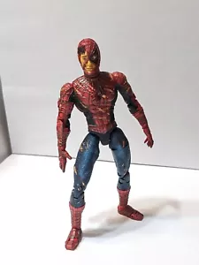 Spider-Man 2002 Battle Ravaged Spiderman Super Posable Action Figure RARE! - Foto 1 di 3