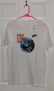 New Nike Tee Boys Globe Earth Happy Face Logo 100% Cotton White Sz XL - Picture 1 of 8