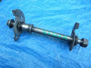 Honda  XL200 R  Typ  MD06 1983-1984 Rad Achse vom Hinterrad  Radachse Axle  rear - Bild 1 von 8
