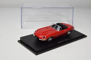 B69 1:43 UNIVERSAL HOBBIES JAGUAR E-TYPE E TYPE CABRIOLET RED MIB - Picture 1 of 16