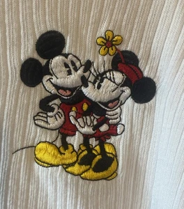Disney Mickey & Minnie bestickter gerippter Rollkragen taillierter Pullover Gr. XL - Bild 1 von 4