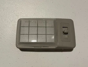 2000-2004 Isuzu Rodeo Rear Hatch Area Dome Light Assembly Beige OEM - Picture 1 of 3