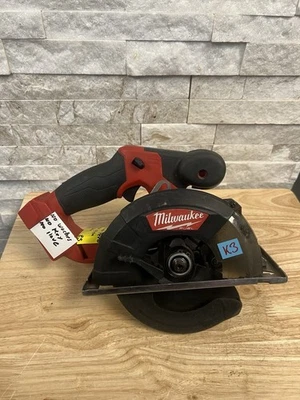 Sierra circular de metal Milwaukee M18 COMBUSTIBLE - 2782-20 (solo herramienta) - PARA REPUESTOS O REPARACIÓN Foto 1 de 4