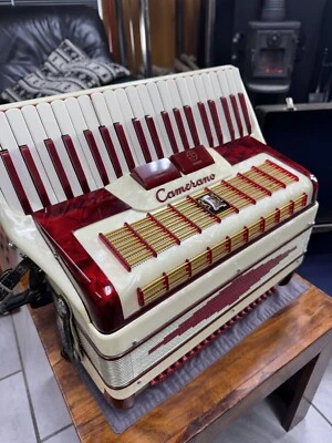 Acordeón Camerano Foto 1 de 4