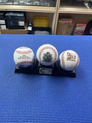 Rawlings Official 2005 WORLD SERIES Chicago White Sox set a three balls- stand - Image 1 of 4
