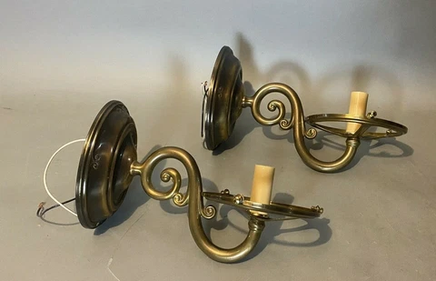 PAIR OF RESTORED VINTAGE ANTIQUE CANDLE LIGHT ELECTRIC WALL SCONCES Cover