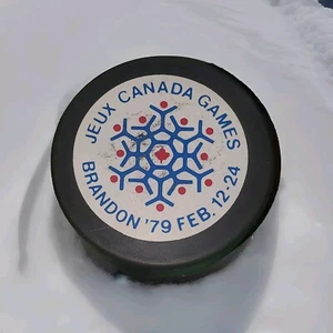 1979 WINTER OLYMPICS JEUX CANADA GAMES BRANDON VINTAGE PUCK MADE IN CANADA 🇨🇦 - Picture 1 of 7