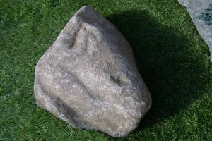 Fibreglass rocks - Natural Rock - Artificial Rocks - Faux Rocks - fake rock 30 - Picture 1 of 12