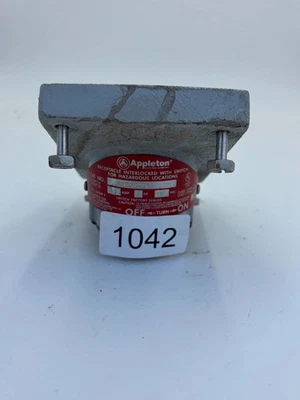 Receptáculo Crouse-Hinds ENR C22201 à prova de explosão 20A 125V, usado - Imagem 1 de 3