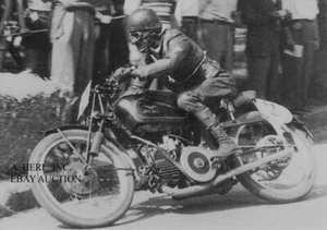 Moto Guzzi 250 1945 & Omobono Tenni motorcycle racing photo - Picture 1 of 1