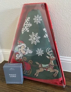 2017 Oh, What Fun! Needlepoint Xmas Tree Skirt Mickey Mouse Hallmark With Cord - Picture 1 of 15