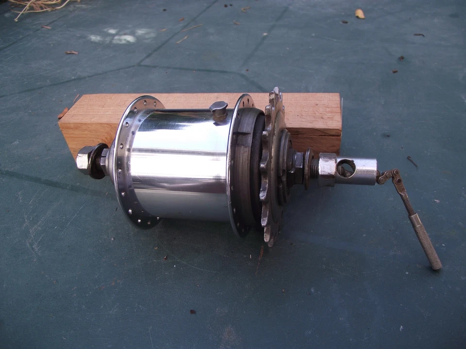 Bicicleta de colección mayo 1956 Sturmey Archer AW TRES VELOCIDADES CUBO 36h 18t Foto 1 de 4