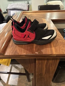 Air Jordan Runner 11 LX Herren Größe 10 schwarz/rot/weiß - Bild 1 von 6