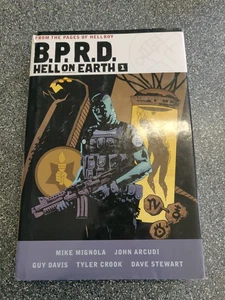 BPRD Hell On Earth Vol 1 (2017) HB 1st Edition - Imagen 1 de 5