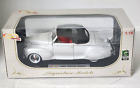 Signature Models 1939 Lincoln Zephyr 1:18 DieCast Pearl White w/ Red Interior