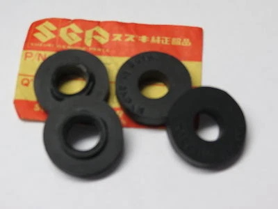 (4) SUZUKI FENDER GROMMET WASHERS RM TM GS RV TC TS RM125 GS750 GS1100 TM400  - Image 1 of 4