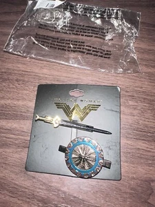 NUEVO Juego de 2 pinzas para el cabello espada/escudo Bioworld de la película de Wonder Woman DC Comics - Imagen 1 de 9