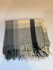 "Bufanda a cuadros M85 J Crew flecos negro gris acrílico 24""x81" - Imagen 1 de 3