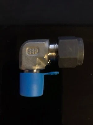 3/8" Tube x 1/4" MNPT 316ss Male Elbow Fitting SSP Unilok ISSU6ME4 - Image 1 of 2