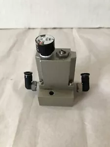 SMC ARM1000 regolatore pneumatico miniatura, doppio canale - Foto 1 di 5