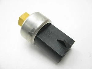 NEW - OUT OF BOX - OEM Ford F3AH-19E561-AA A/C Cycling Pressure Switch - Foto 1 di 4