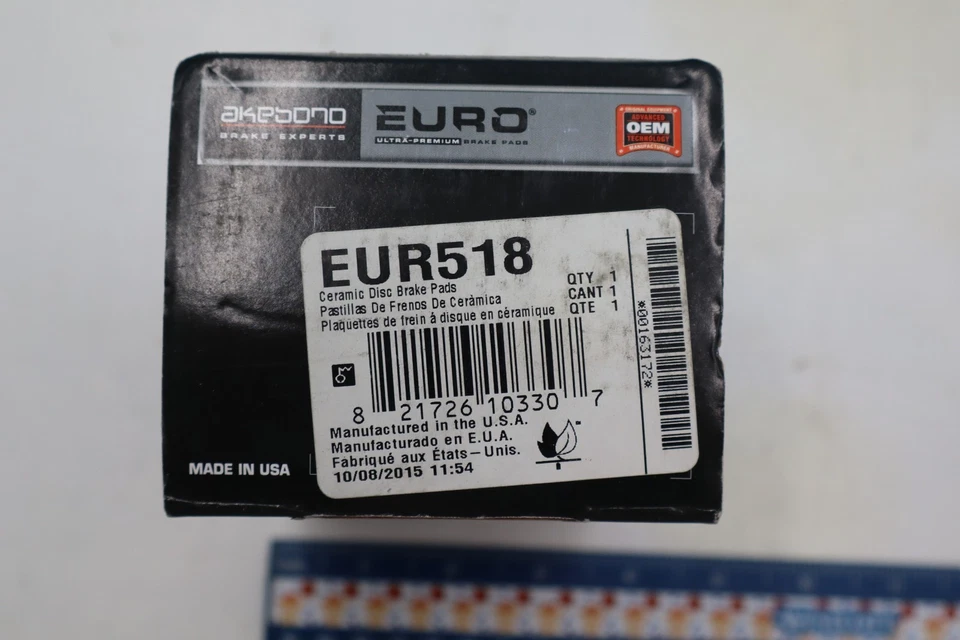 Juego de pastillas de freno de disco Akebono EUR518 para modelos Land Rover 87-99 seleccionados Foto 1 de 1