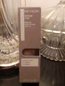 Revlon Illuminance Tinted Serum w/ SPF 15 #313 Light Tan,Ginger Root + Vit E & C - Picture 1 of 6