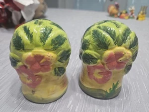 Vintage Salt &Pepper Shaker - Picture 1 of 4