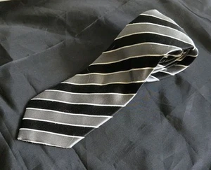 Donald J. Trump Signature Collection Krawatte - schwarz und grau gestreift 100 % Seide - Bild 1 von 7