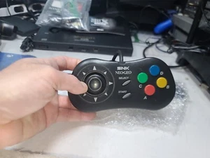 SNK Neo Geo CD Exact Original Negro Controlador Pad-Devolución-Pad Problema-PIEZAS-LEER - Imagen 1 de 13