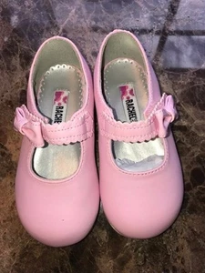 Pink Shoes Mary Janes with a Patent Bow NEW Little Girls Size 6M - Picture 1 of 6