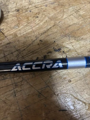 "Eje de driver Accra modelo iE4 regular flex punta Cobra 44,5""" Foto 1 de 4