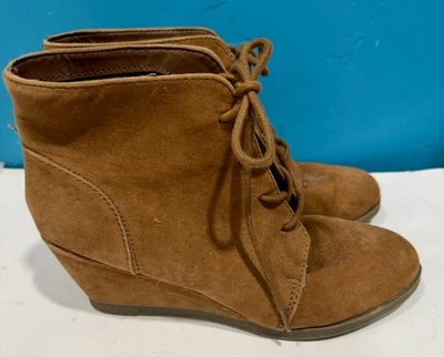 Madden Girl Wedge Booties Brown Size 8 Comfort Sneaker [D8] - Image 1 of 4